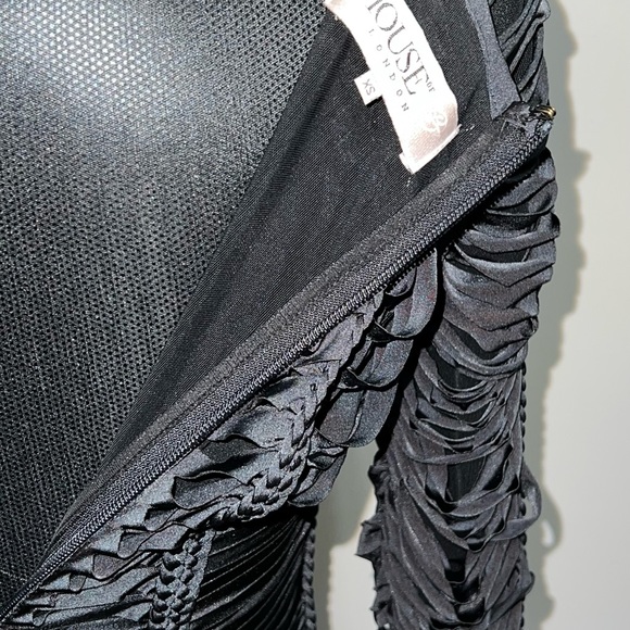House of CB Braided Bodycon Dress Size 2 US
Purchase Price $289 + HST - Picture 3 of 4